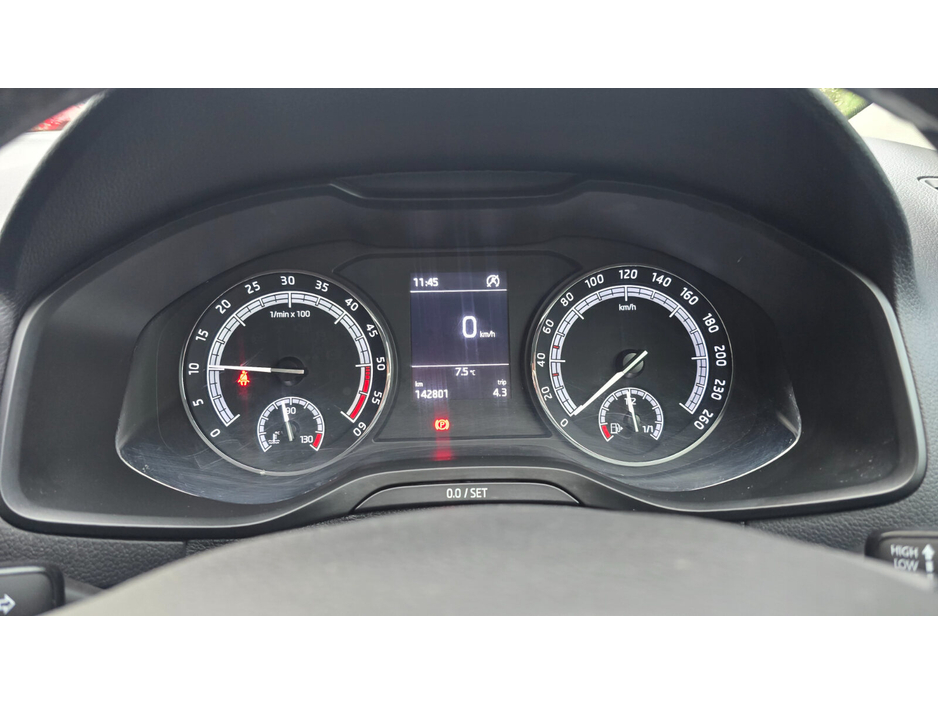 2019 Skoda Karoq - image 20