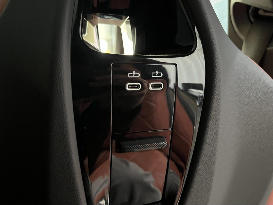 2022 BMW iX - image 16