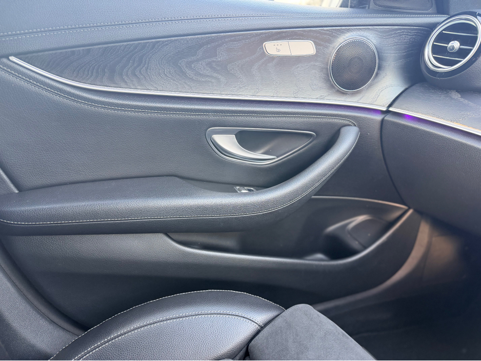 2016 Mercedes-Benz E Class - image 20