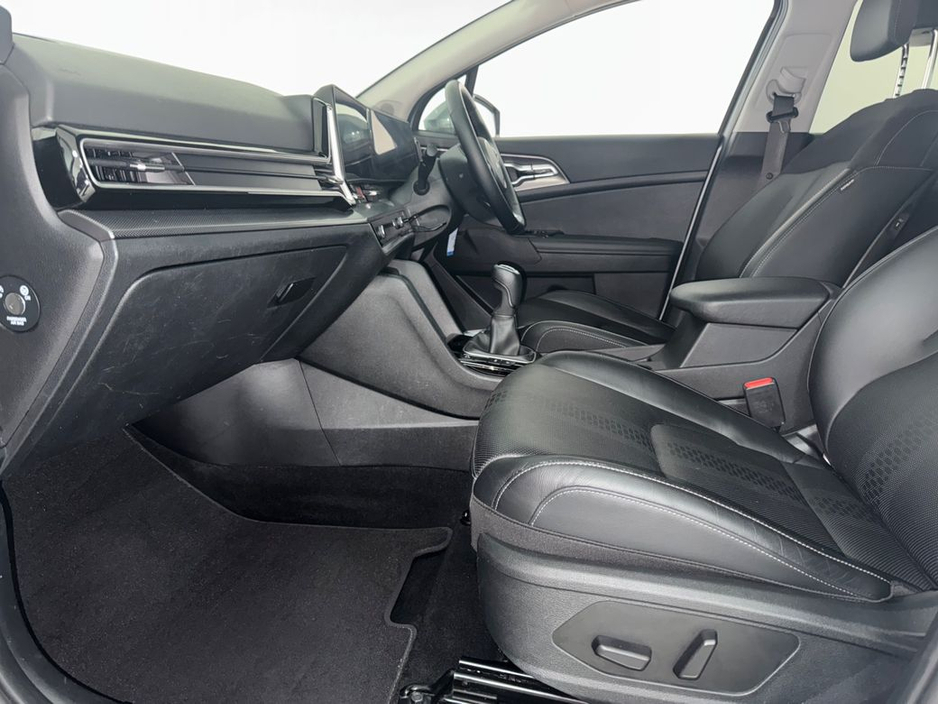 2024 Kia Sportage - image 3