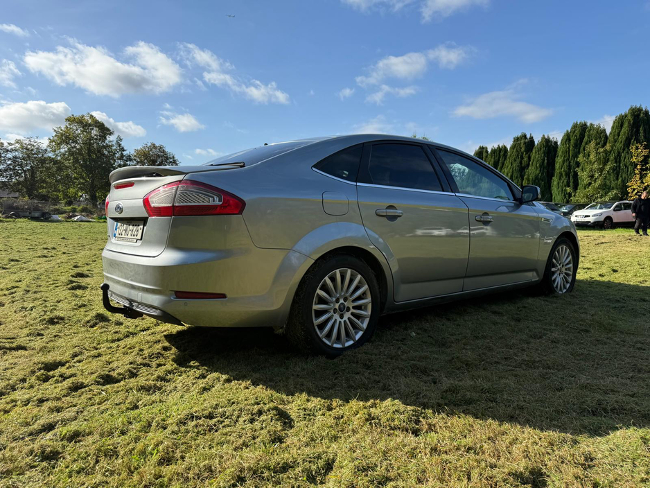 2013 Ford Mondeo - image 9