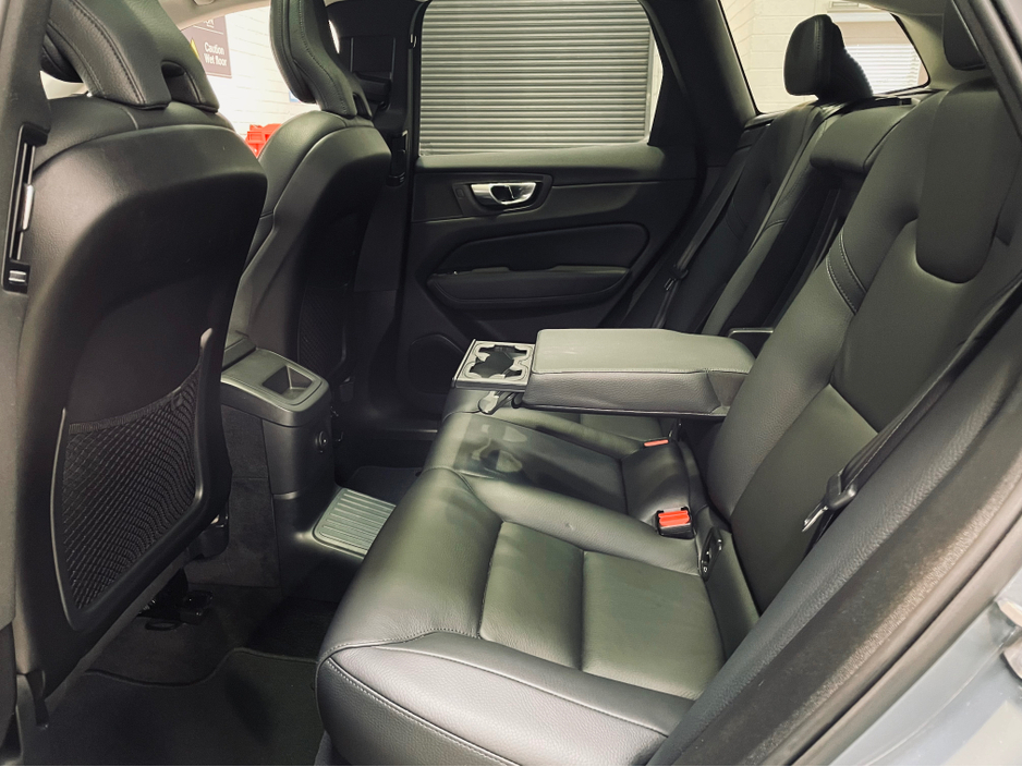 2023 Volvo XC60 - image 14