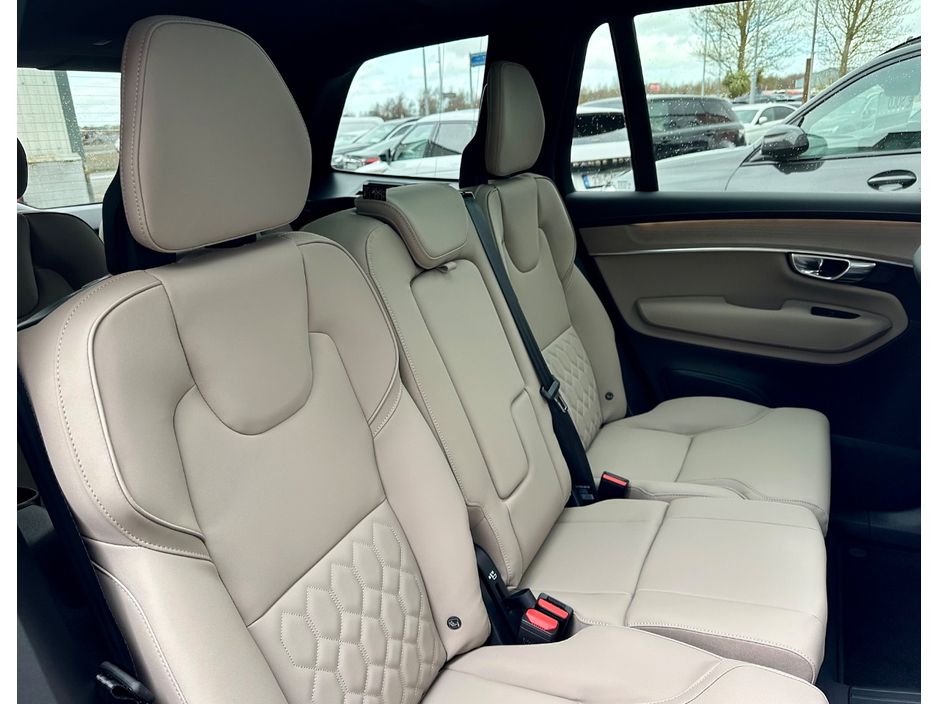 2026 Volvo XC90 - image 16
