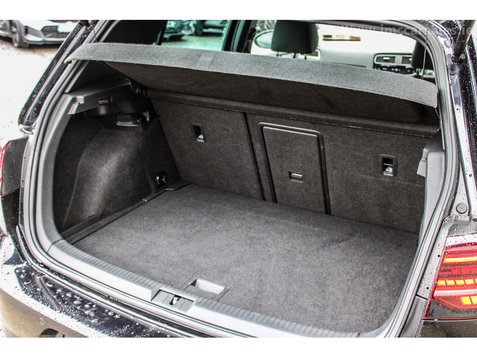 2019 Volkswagen Golf - image 35