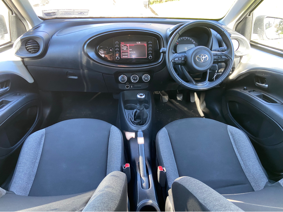 2022 Toyota Aygo - image 8