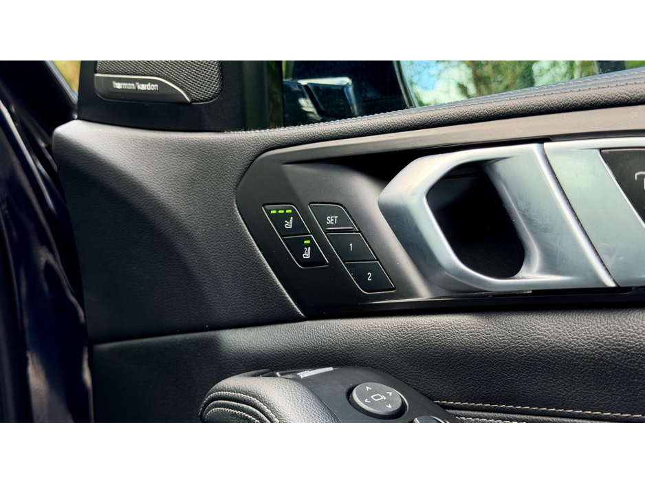 2020 BMW X5 - image 13