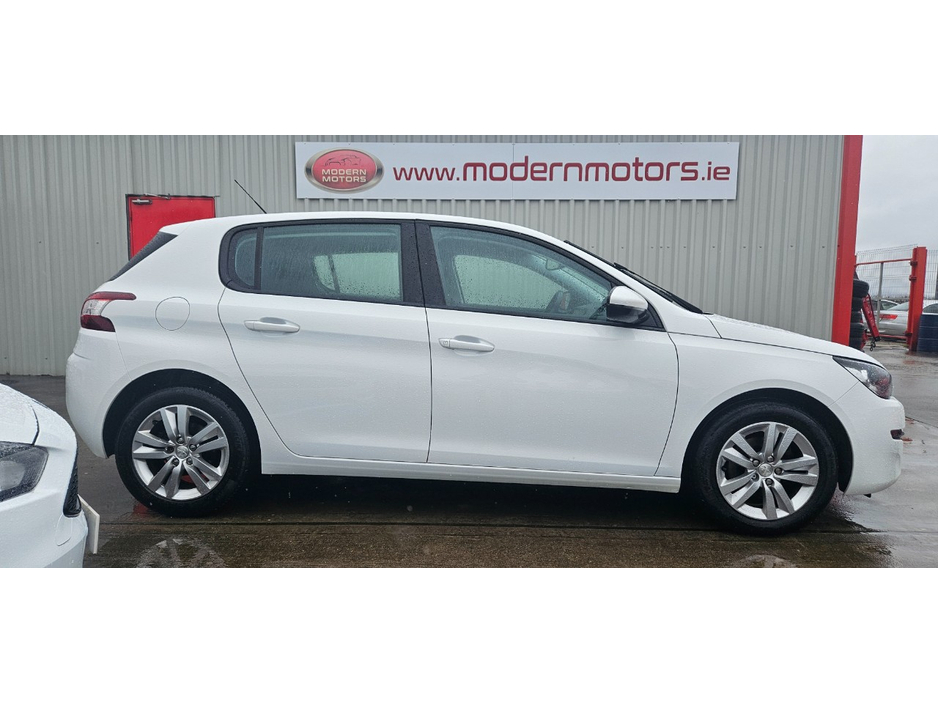 2016 Peugeot 308 - image 12