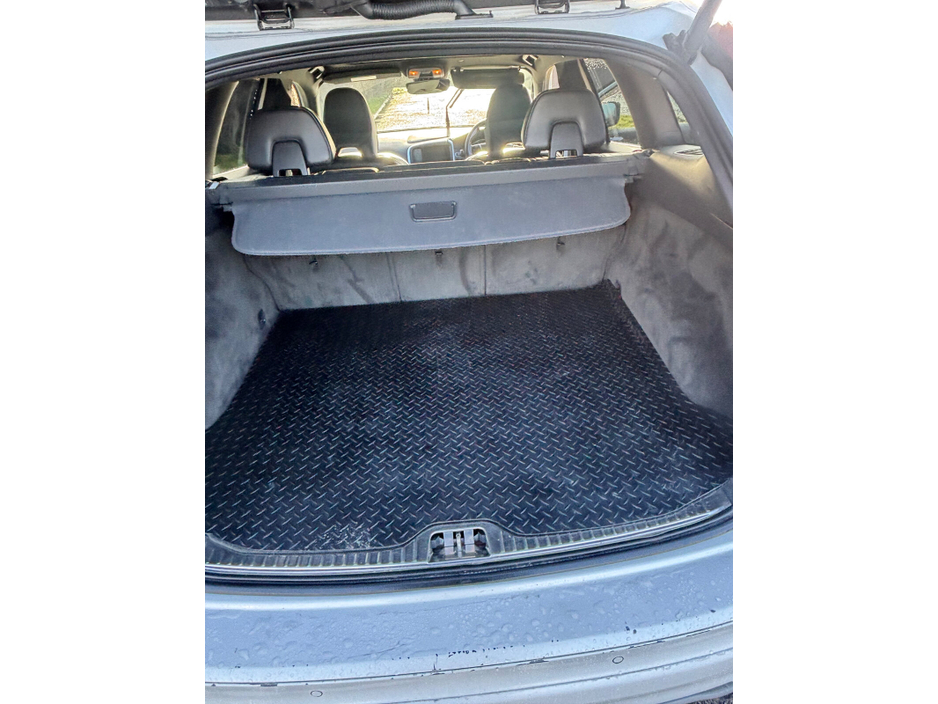 2015 Volvo XC60 D4 (190hp) FWD R-DESIGN Geartronic €12,500