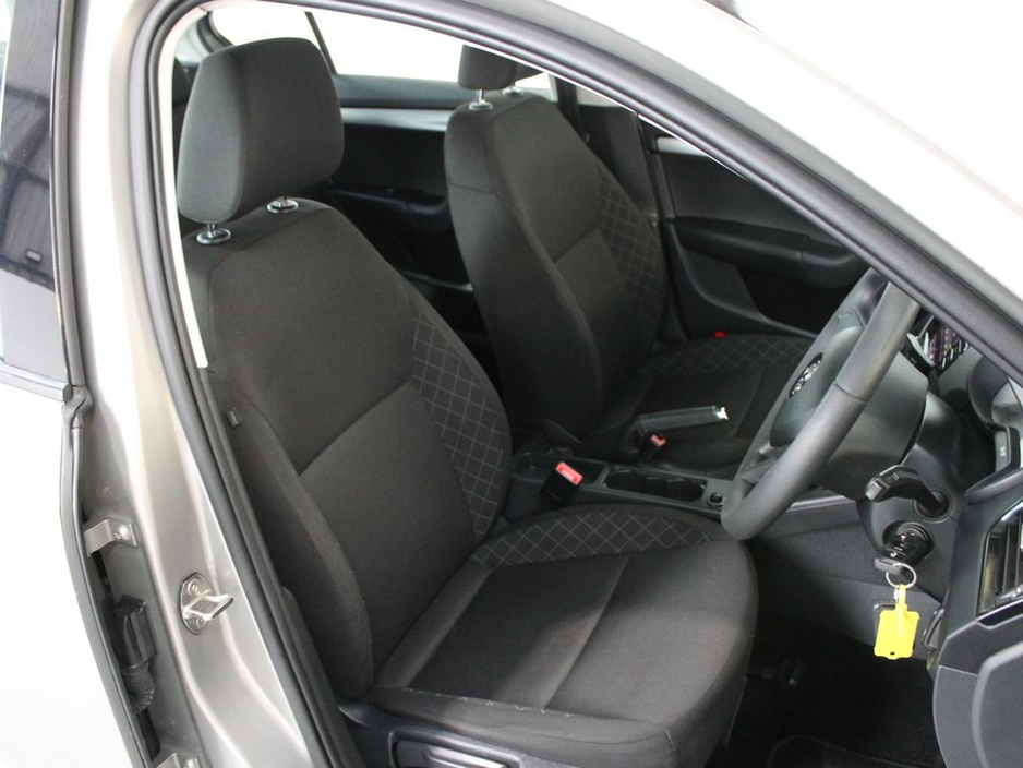 2019 Skoda Octavia - image 13