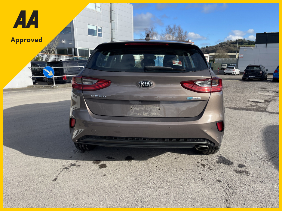 2021 Kia Ceed - image 10