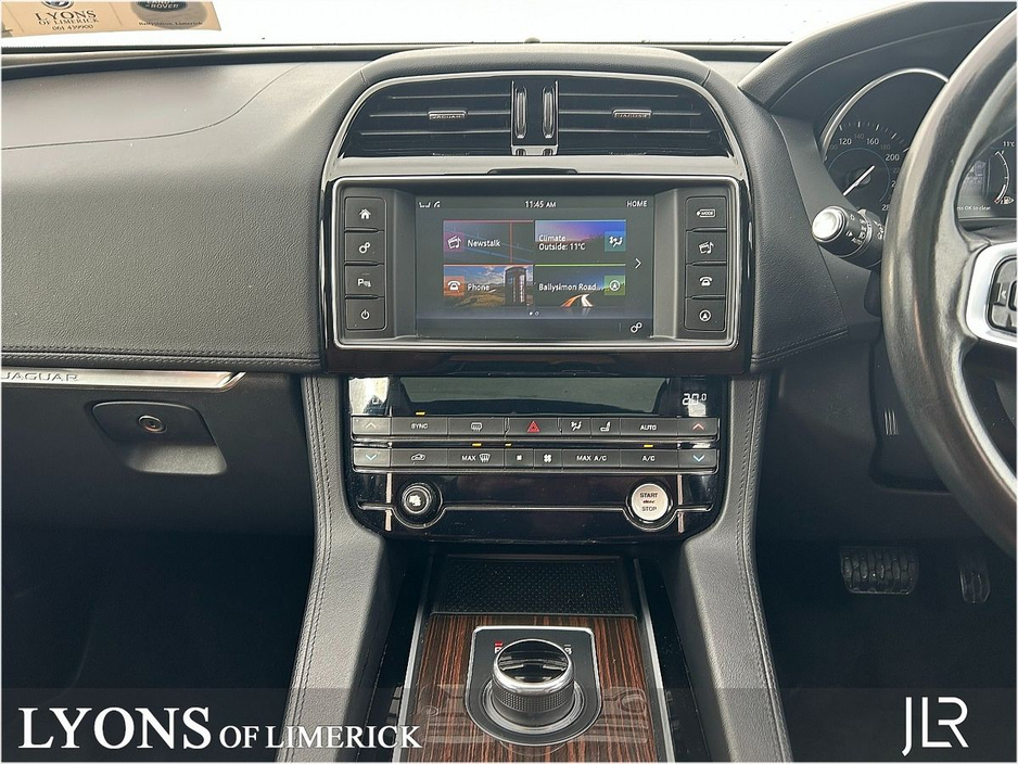 2017 Jaguar F-Pace - image 10
