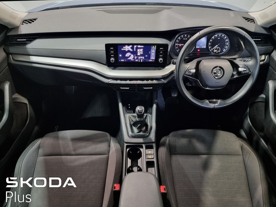 2024 Skoda Octavia - image 2