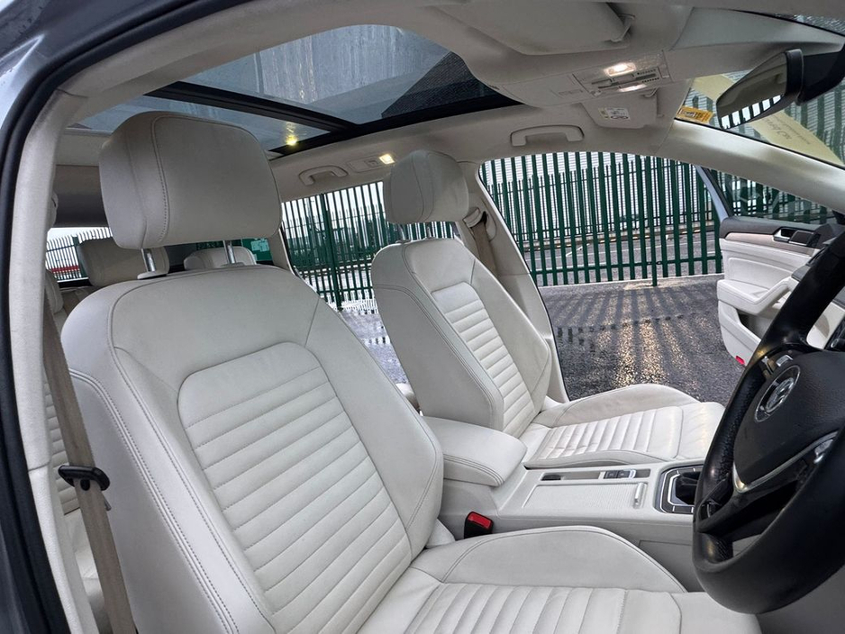 2018 Volkswagen Passat - image 11