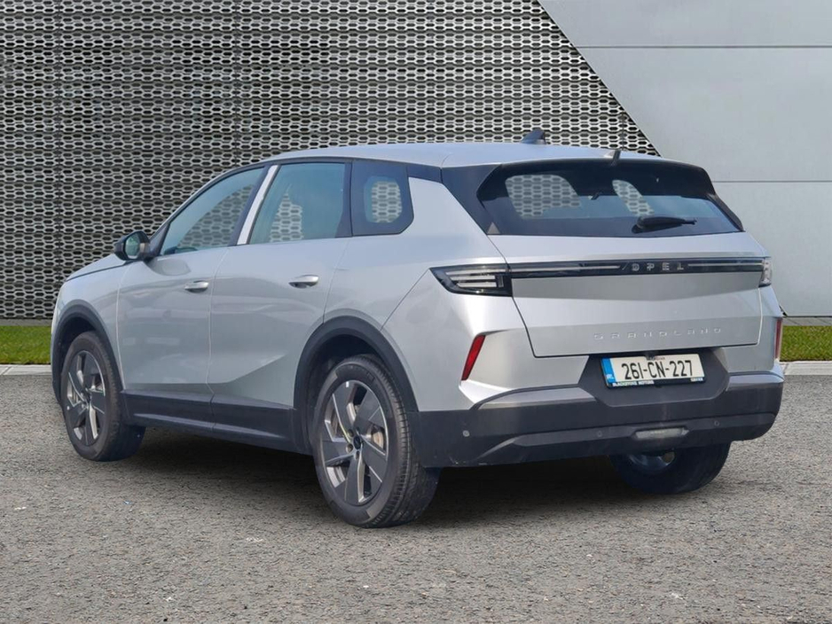 2026 Opel Grandland - image 3