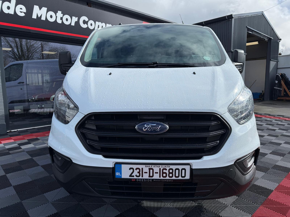 2023 Ford Transit Custom - image 5
