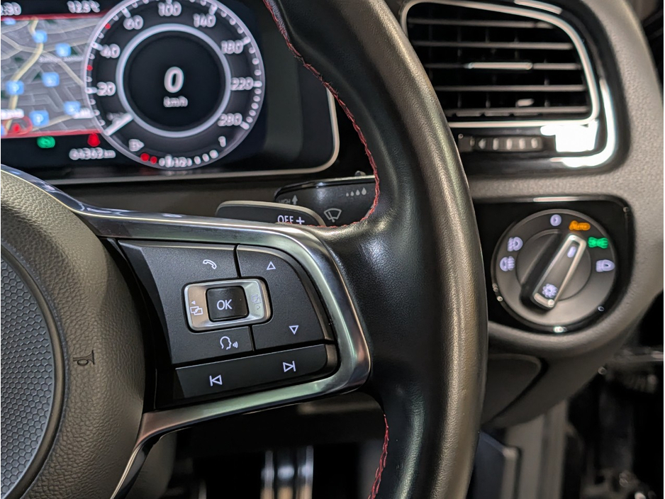 2018 Volkswagen Golf - image 24