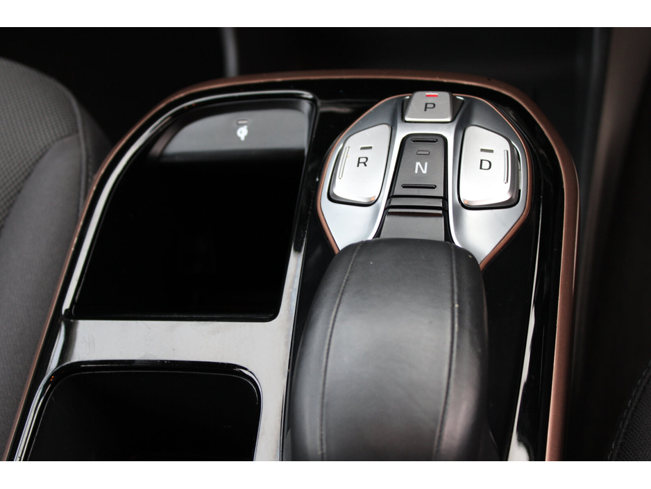 2017 Hyundai Ioniq - image 19