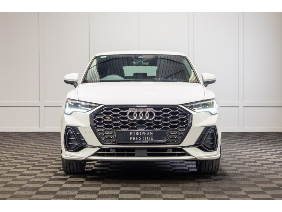 2025 Audi Q3 - image 2