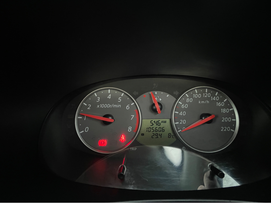 2011 Nissan Micra - image 23