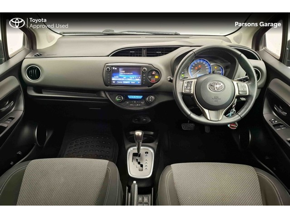 2015 Toyota Yaris - image 6