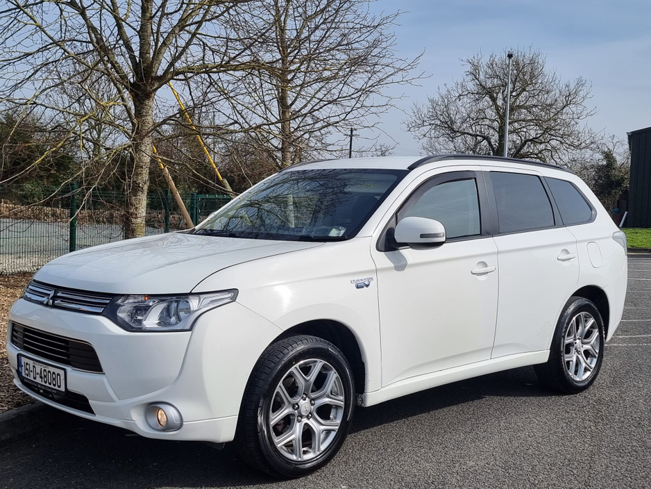 2015 Mitsubishi Outlander - image 13
