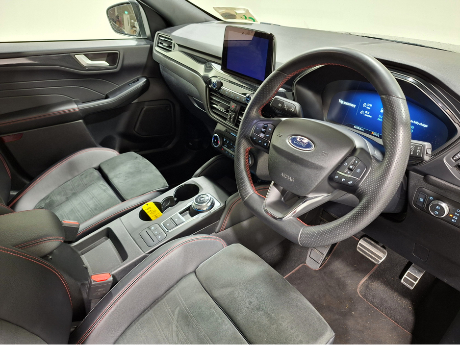 2023 Ford Kuga - image 13