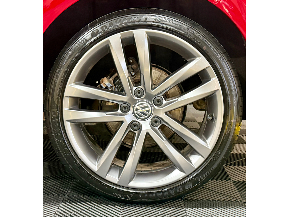 2017 Volkswagen Golf - image 18