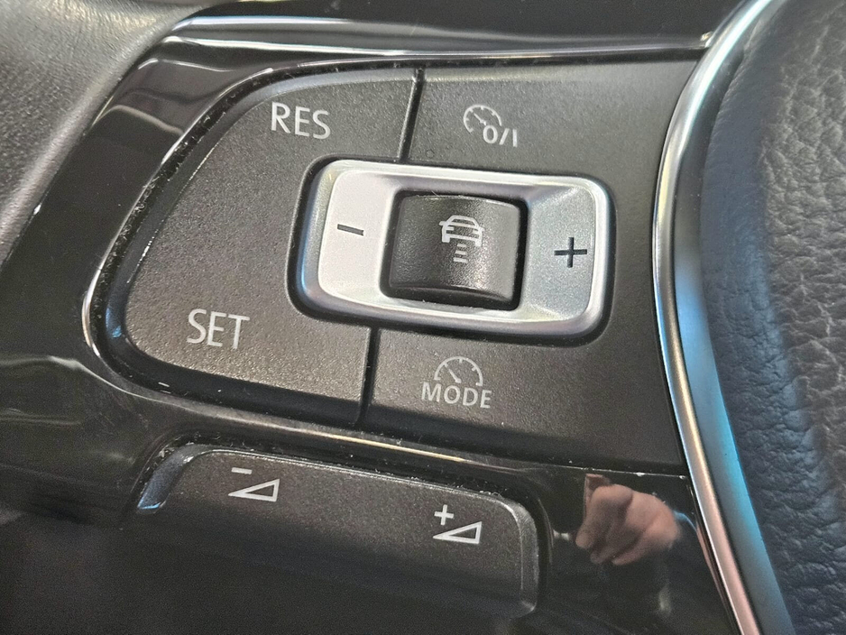 2017 Volkswagen Golf - image 7