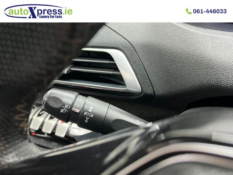 2017 Peugeot 3008 - image 37