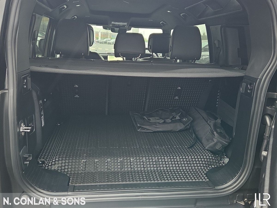 2025 Land Rover Defender 110 PHEV X-DYNAMIC HSE *MAIN LAND ROVER DEALER* €115,950