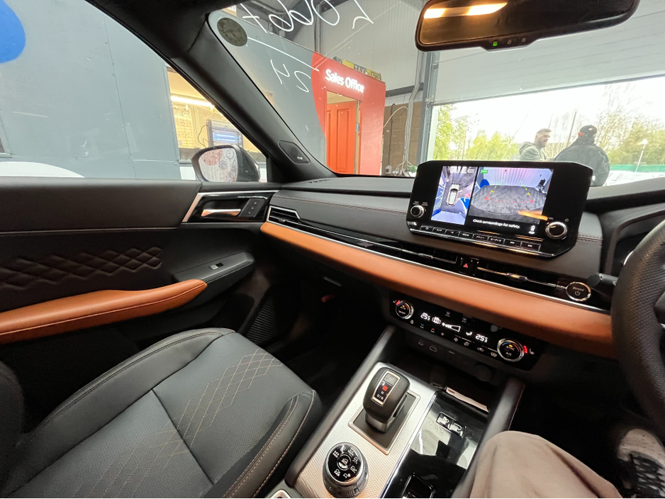 2024 Mitsubishi Outlander - image 21