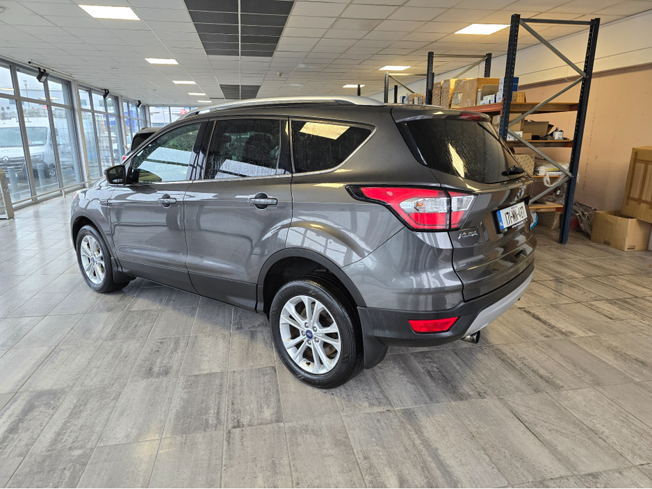 2017 Ford Kuga - image 4