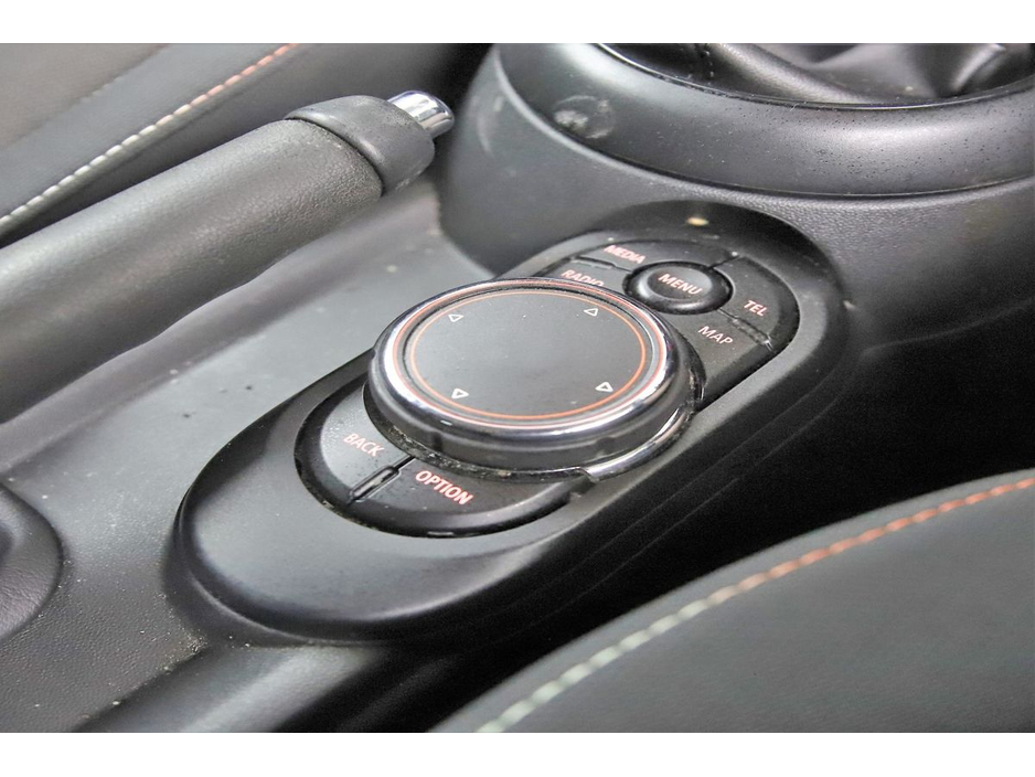 2017 MINI Hatch 1.5 AUTO 5DR *1 YEARS WARRANTY* €15,990