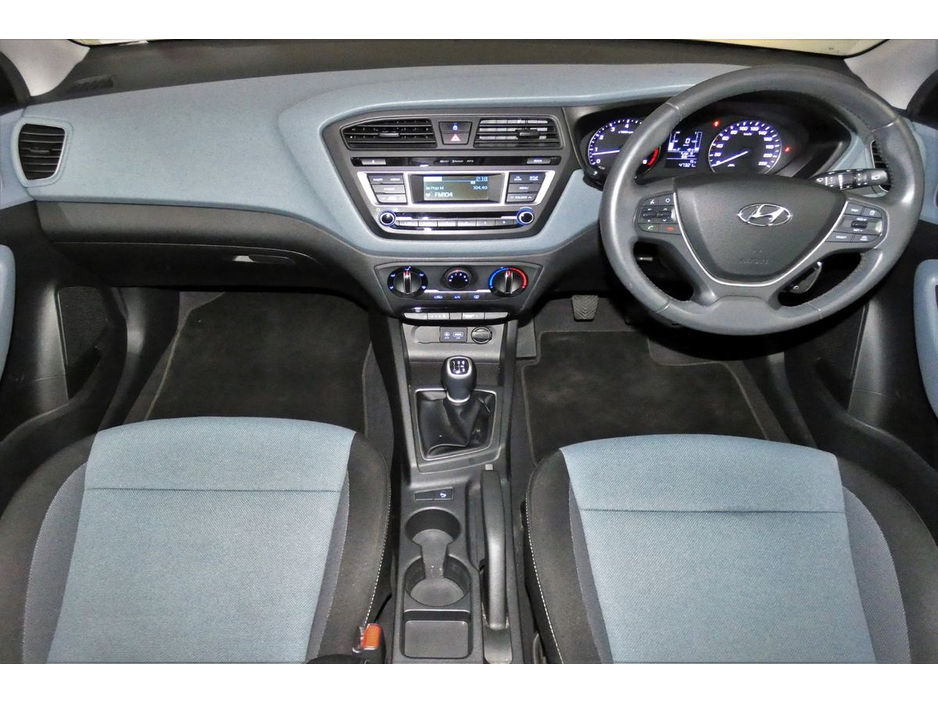 2018 Hyundai i20 - image 14