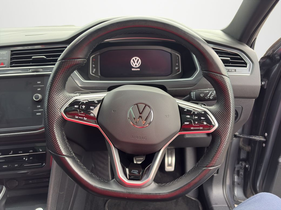 2022 Volkswagen Tiguan Allspace 2.0D AUTO R-LINE "Pan roof above you, DSG doing the work for you — driving doesn’t get easier than this" €44,888