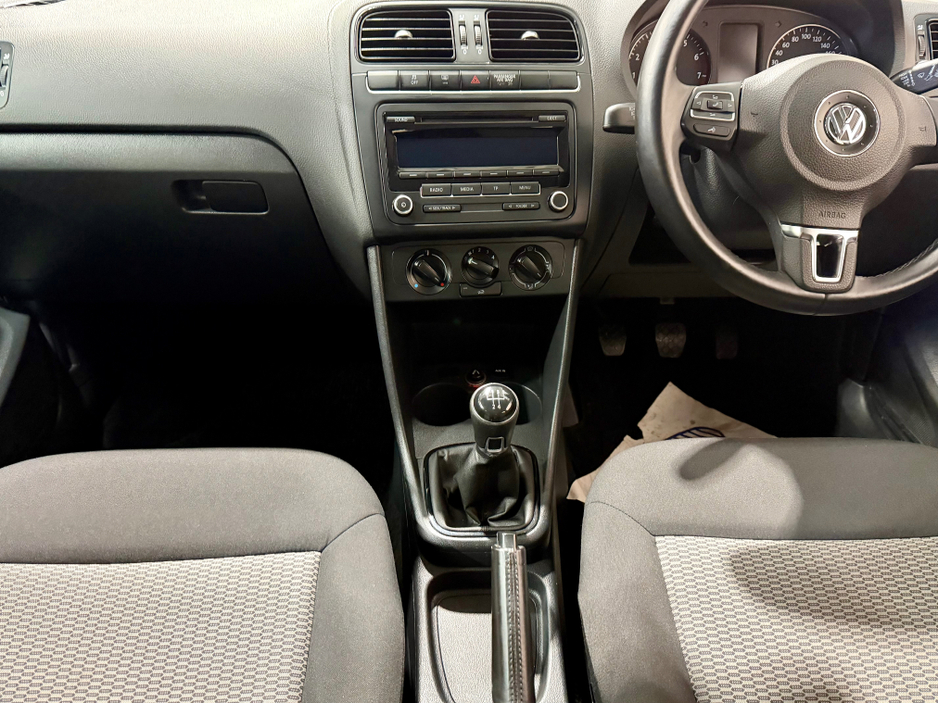 2014 Volkswagen Polo - image 14