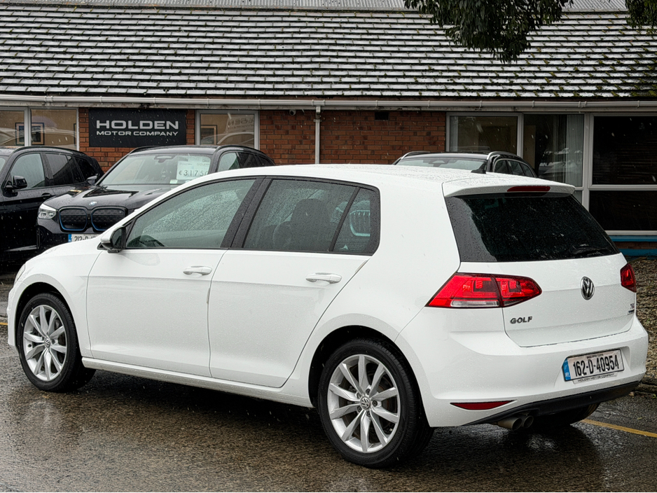 2016 Volkswagen Golf - image 12