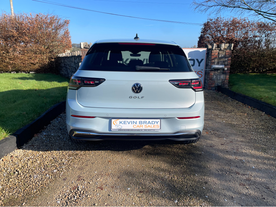 2025 Volkswagen Golf - image 7