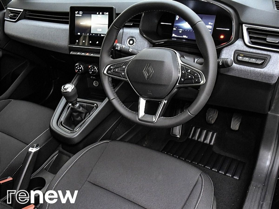 2025 Renault Clio - image 6