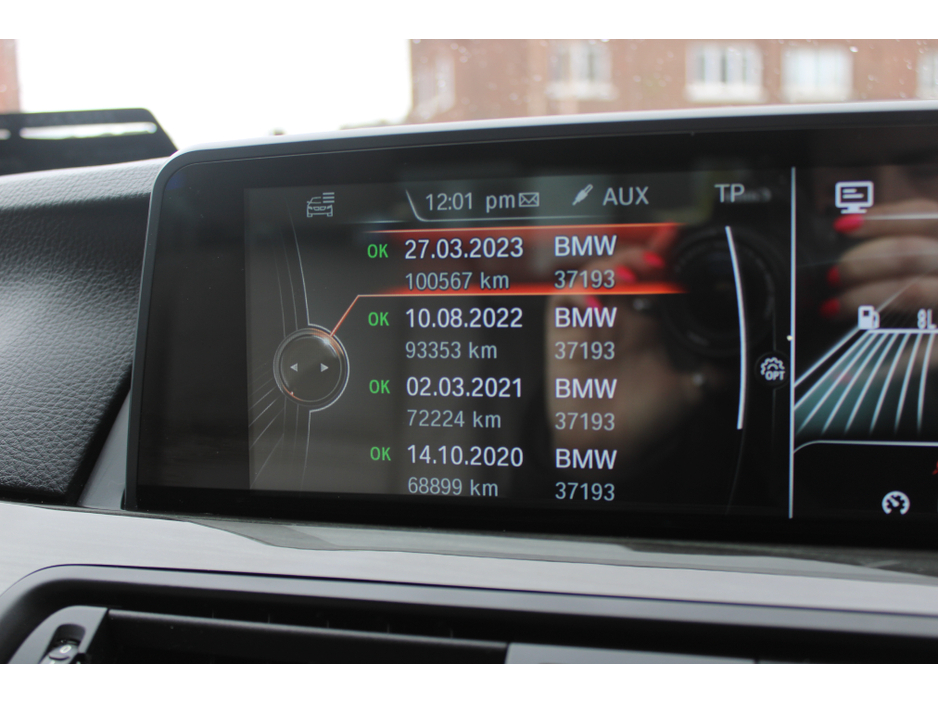 2016 BMW 5 Series - image 14