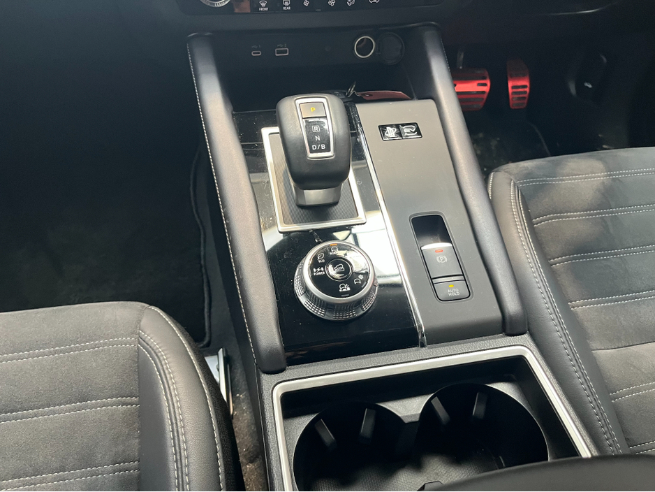 2023 Mitsubishi Outlander - image 22