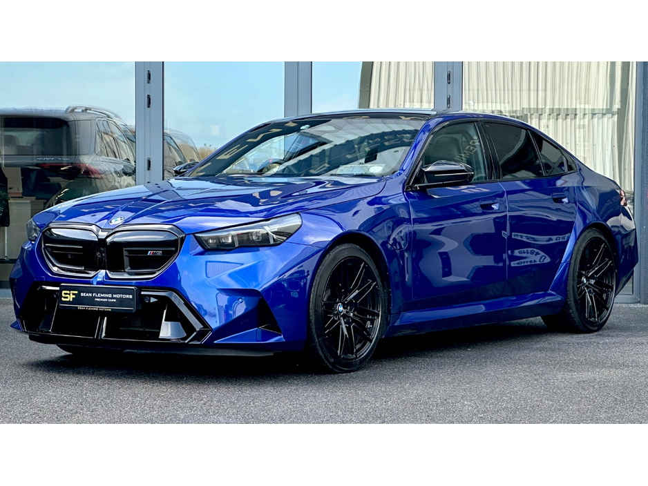 2025 BMW M5 - image 2