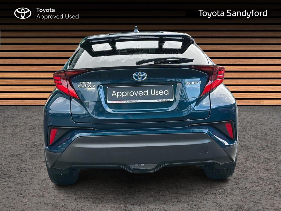 2023 Toyota C-HR HYBRID SOL TOP SPEC // HEATED LEATHER SEATS // SAT-NAV // REAR CAMERA // BLUETOOTH // CRUISE CONTROL // FULL WARRANTY €31,945