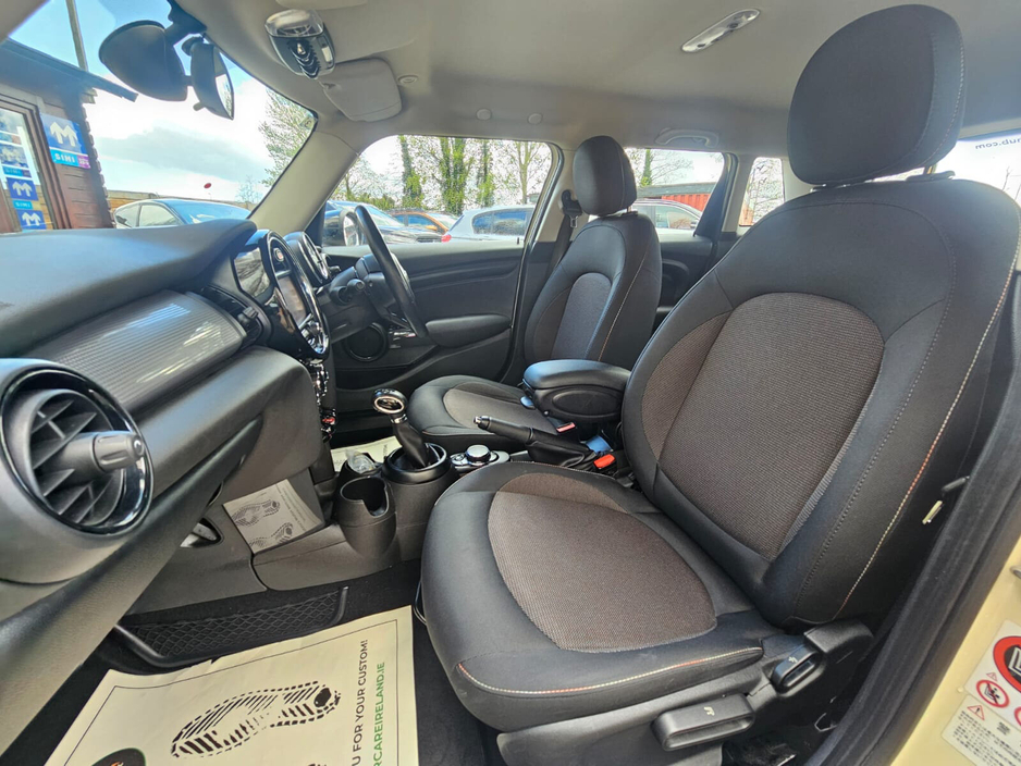 2017 MINI Hatch - image 25