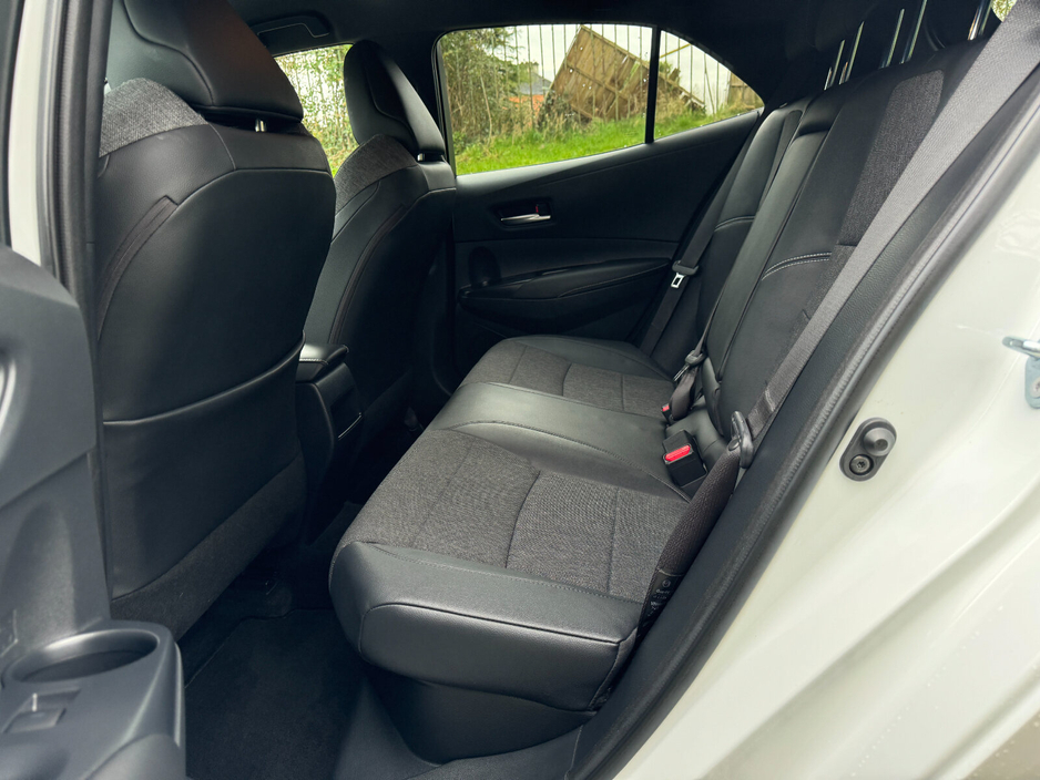 2022 Toyota Corolla 1.8 Hybrid Luna Sport Hatchback €26,950