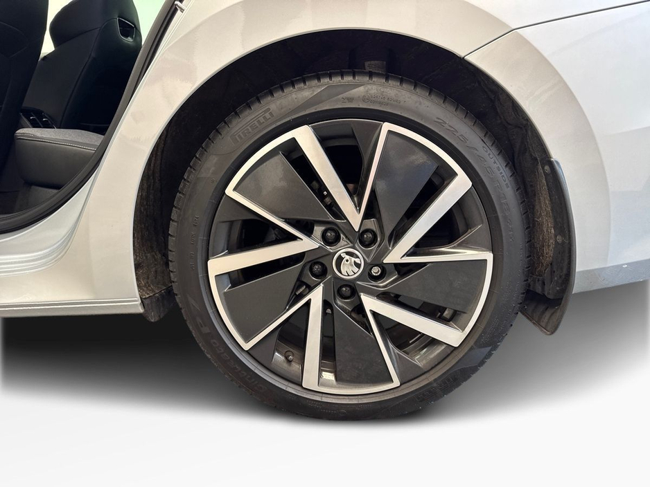 2025 Skoda Octavia - image 5