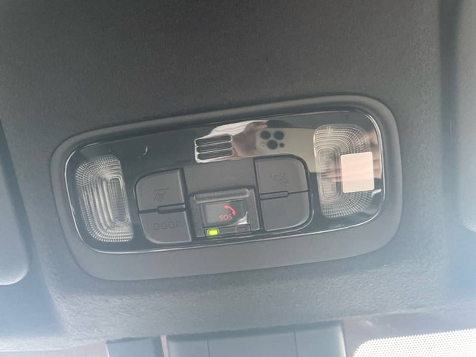 2023 Toyota Yaris Cross - image 17