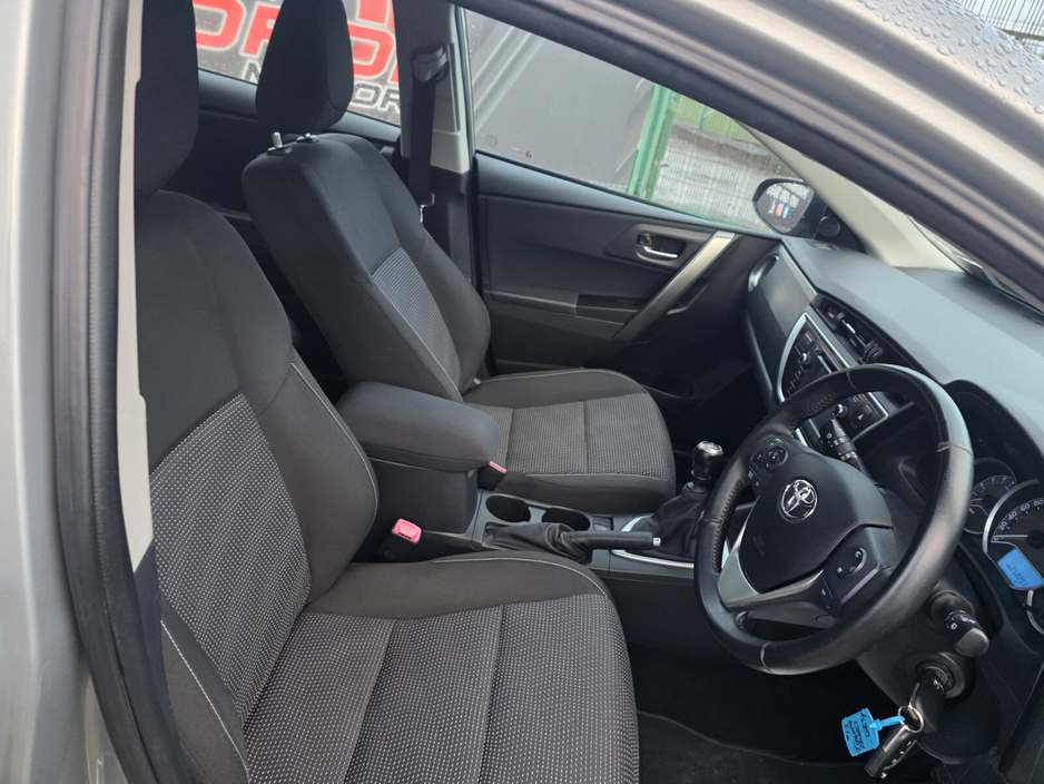 2013 Toyota Auris 1.4 D-4D DPF LUNA €6,950