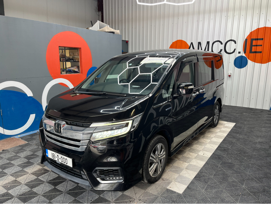 2018 Honda Stepwagon - image 5