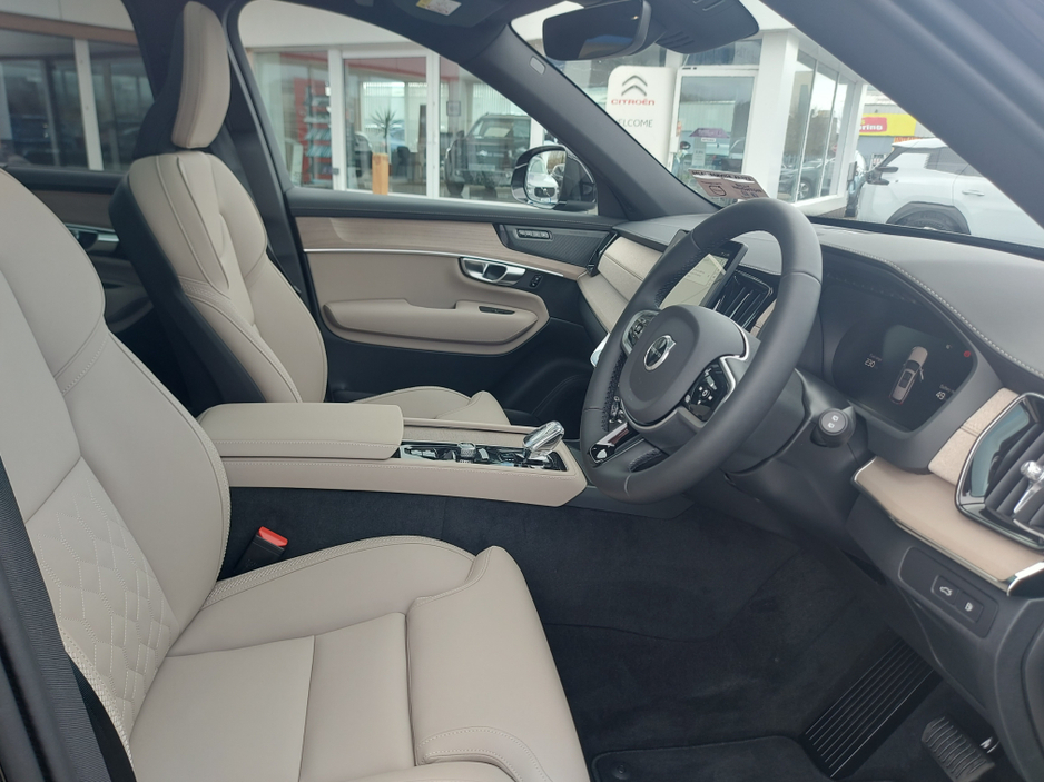 2026 Volvo XC90 - image 26